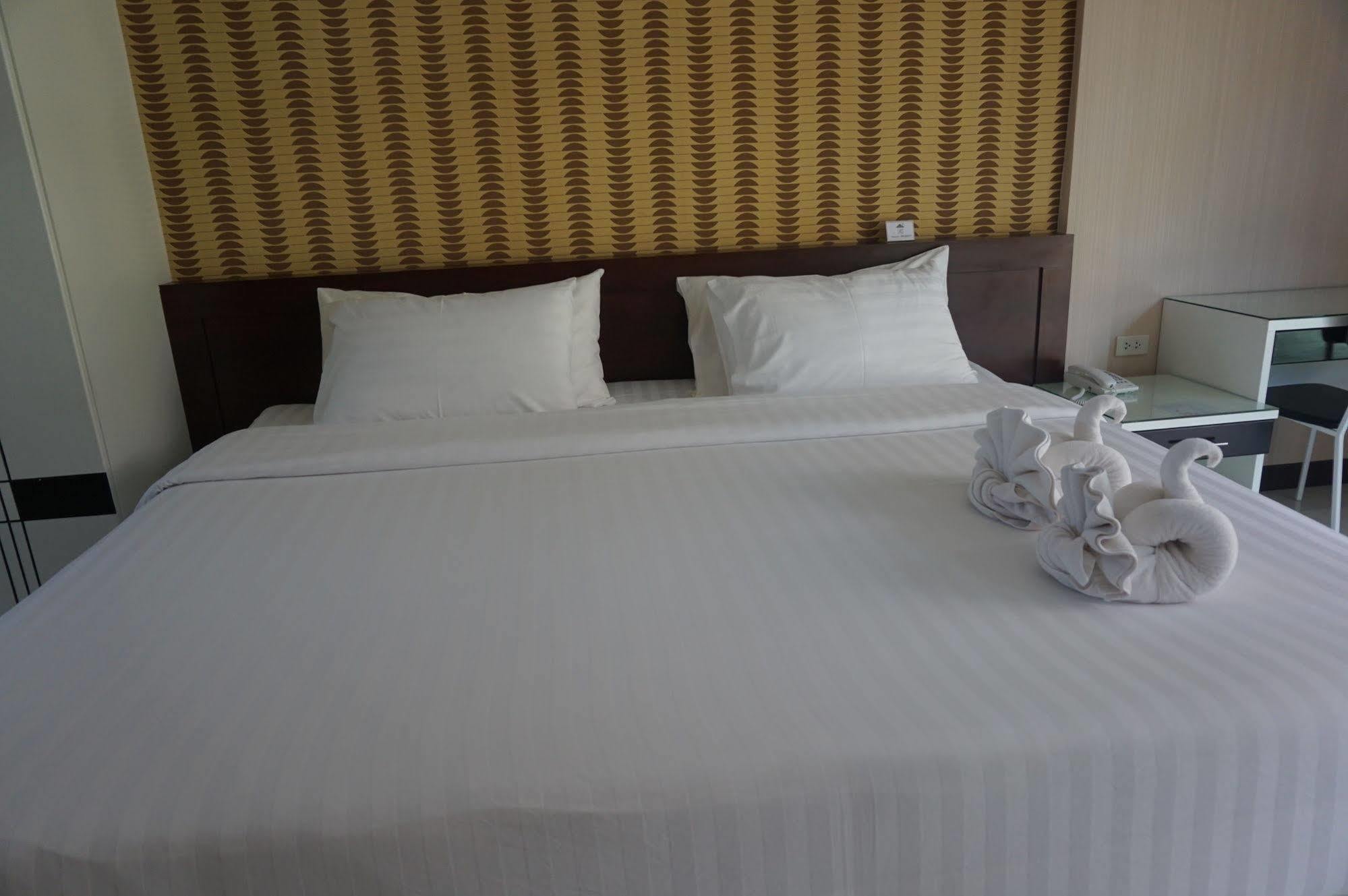 Med Room Korat Nakhon Ratchasima Luaran gambar